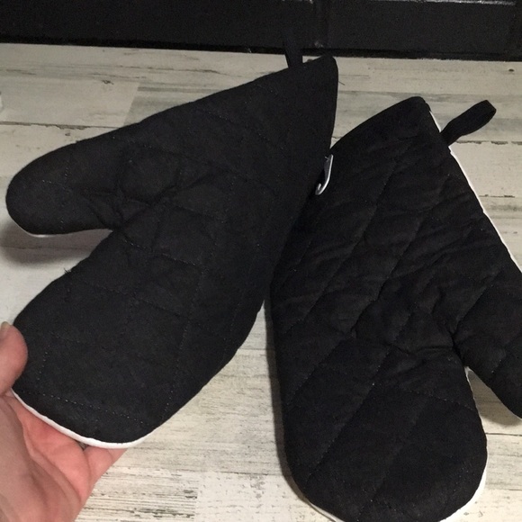 Splash black/white/red Save Water Drink Wine oven mitts set of two 7”x13 NWT - Picture 3 of 4